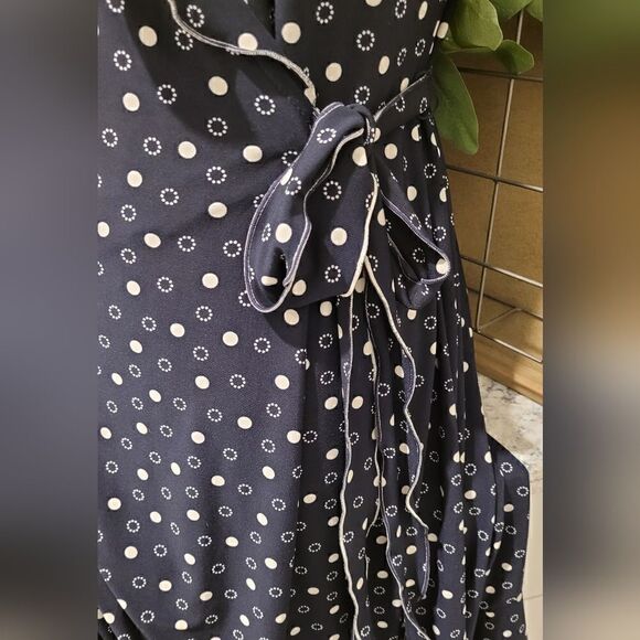 ChapsāprintāV-necklineāwrapādressāsizeāLarge - Picture 8 of 14